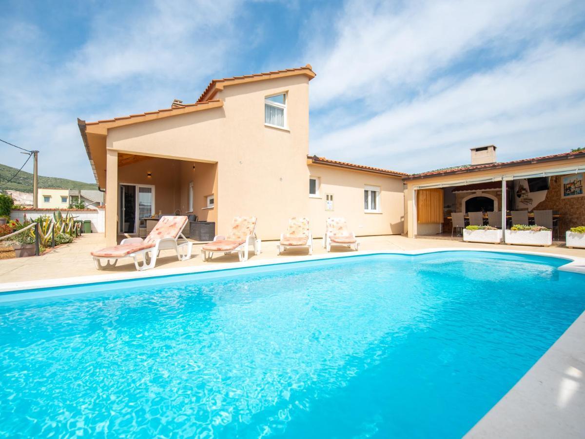 Holiday Home Near Trogir Kaštel Štafilić Eksteriør bilde