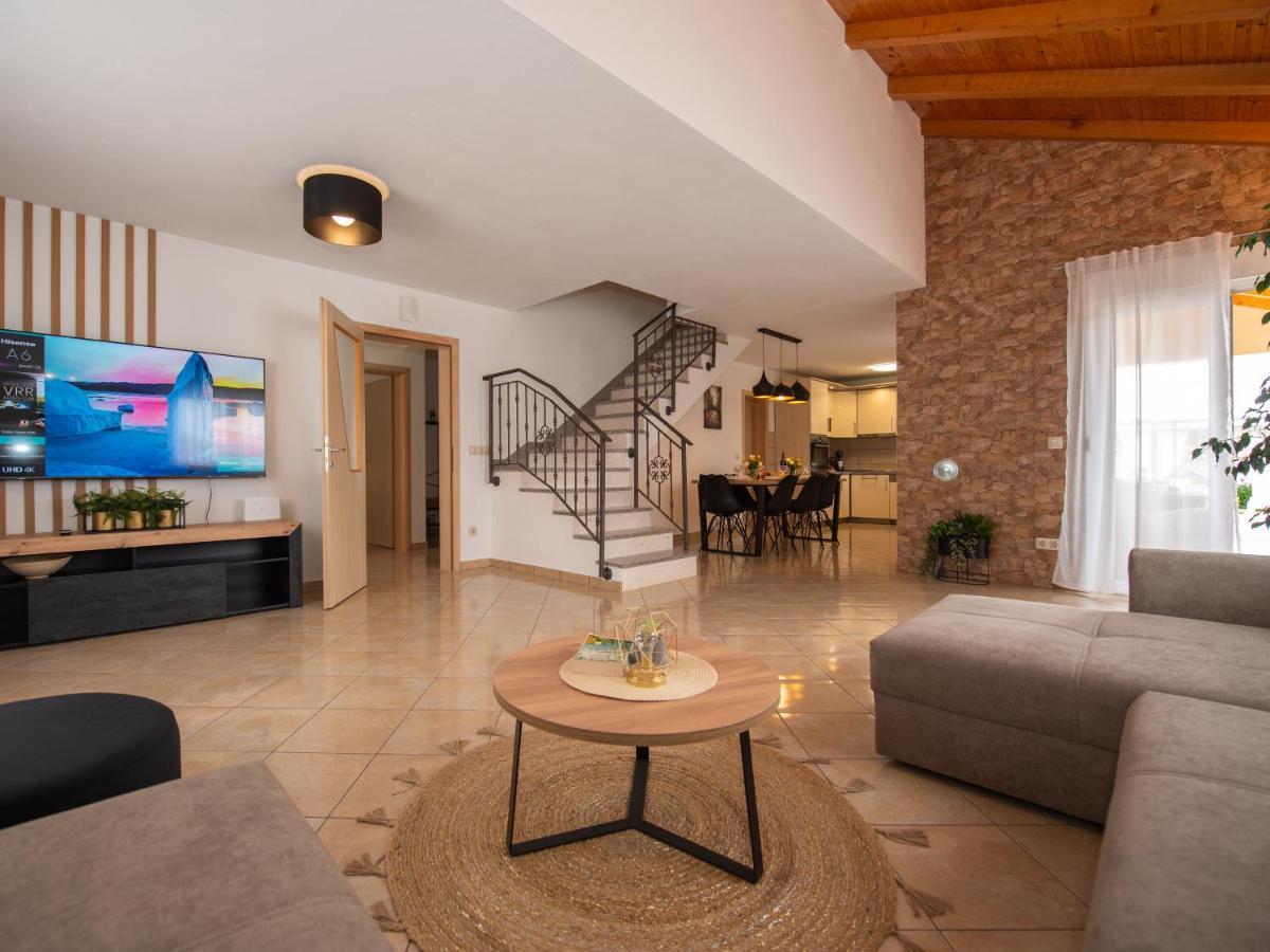 Holiday Home Near Trogir Kaštel Štafilić Eksteriør bilde