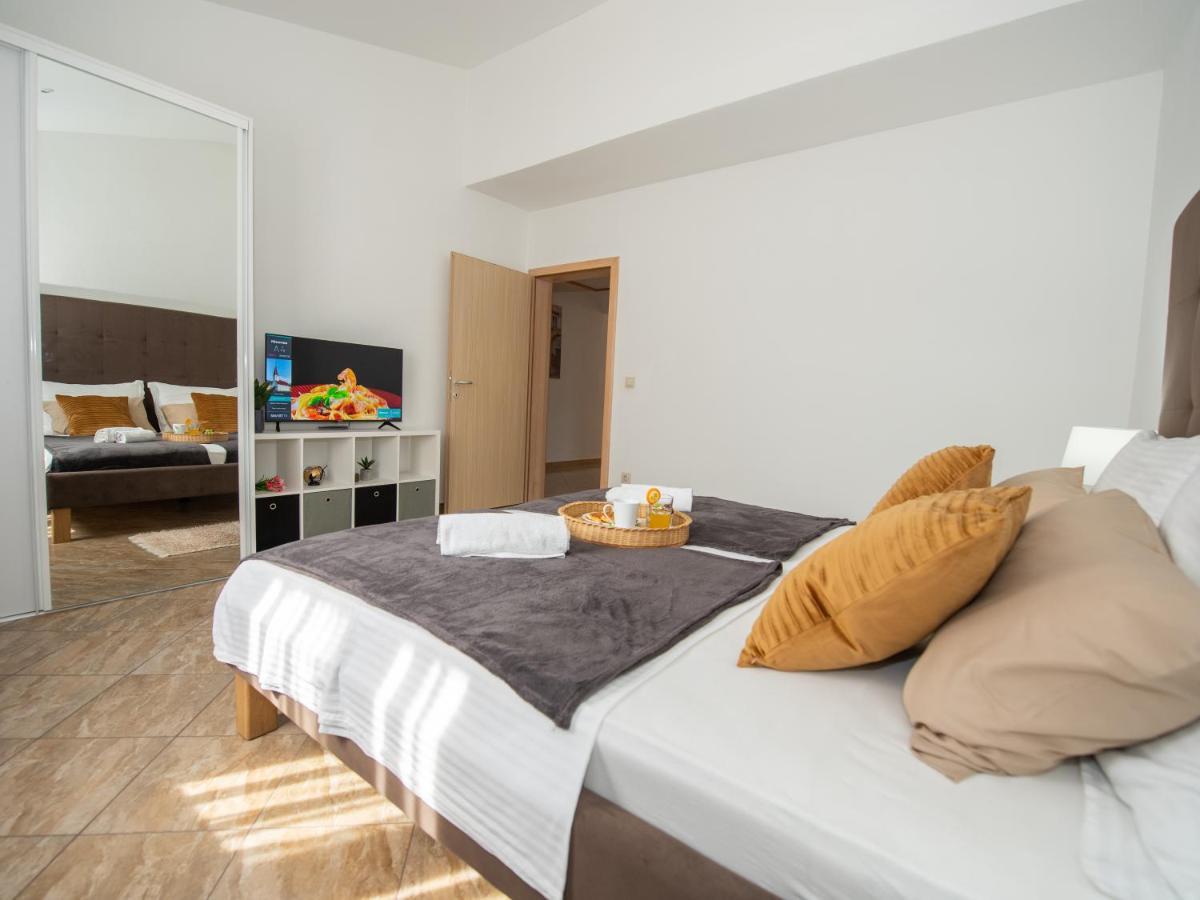 Holiday Home Near Trogir Kaštel Štafilić Eksteriør bilde