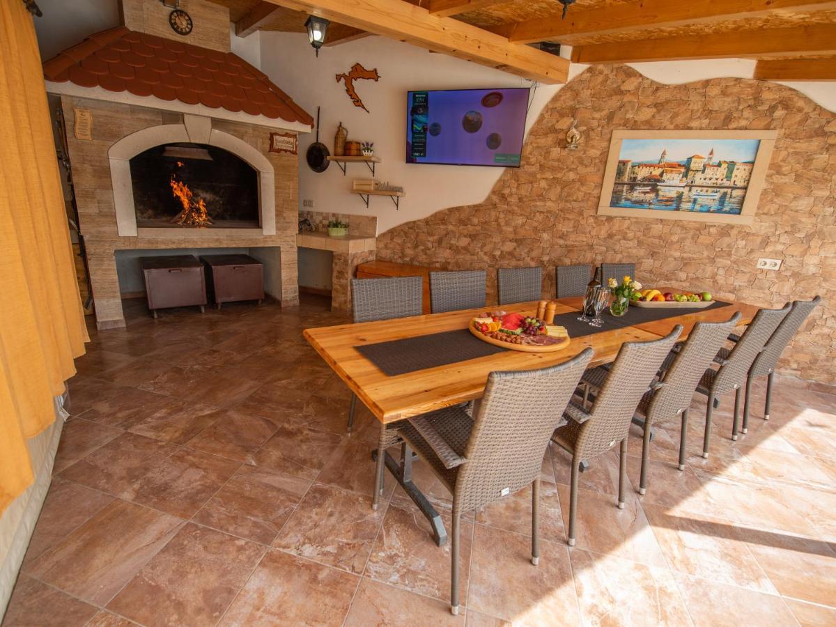 Holiday Home Near Trogir Kaštel Štafilić Eksteriør bilde