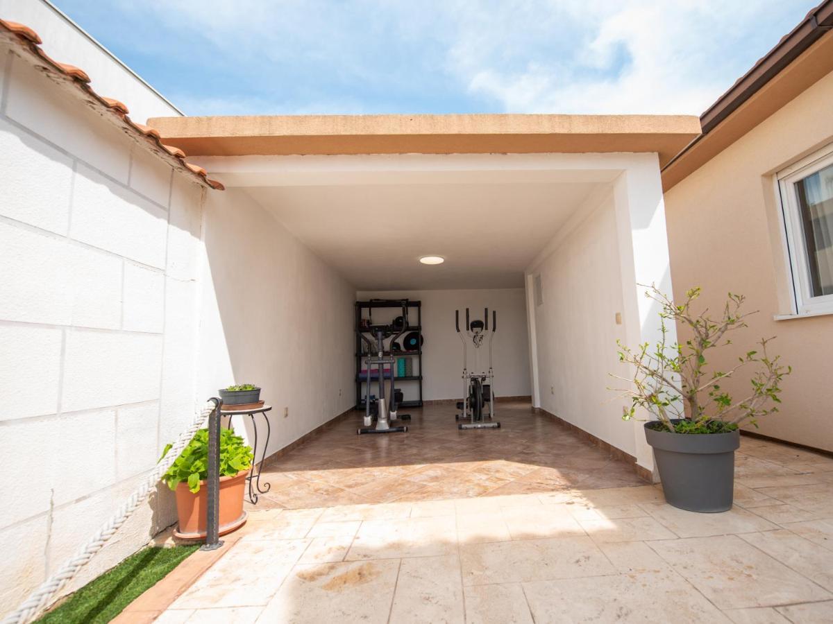 Holiday Home Near Trogir Kaštel Štafilić Eksteriør bilde