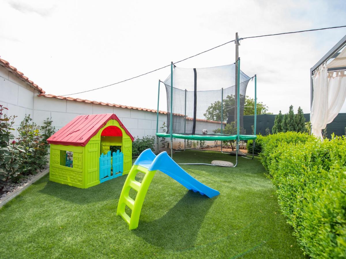 Holiday Home Near Trogir Kaštel Štafilić Eksteriør bilde