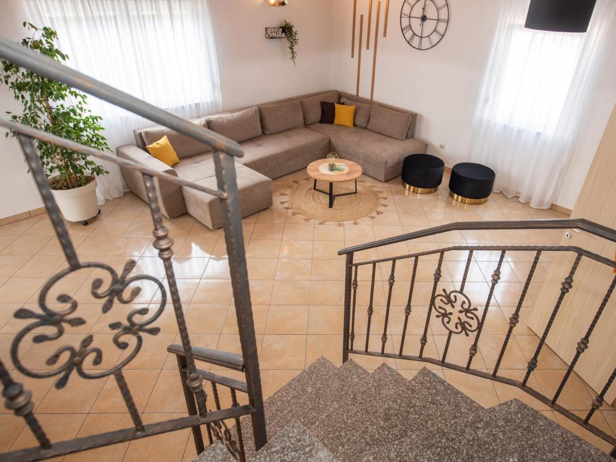 Holiday Home Near Trogir Kaštel Štafilić Eksteriør bilde