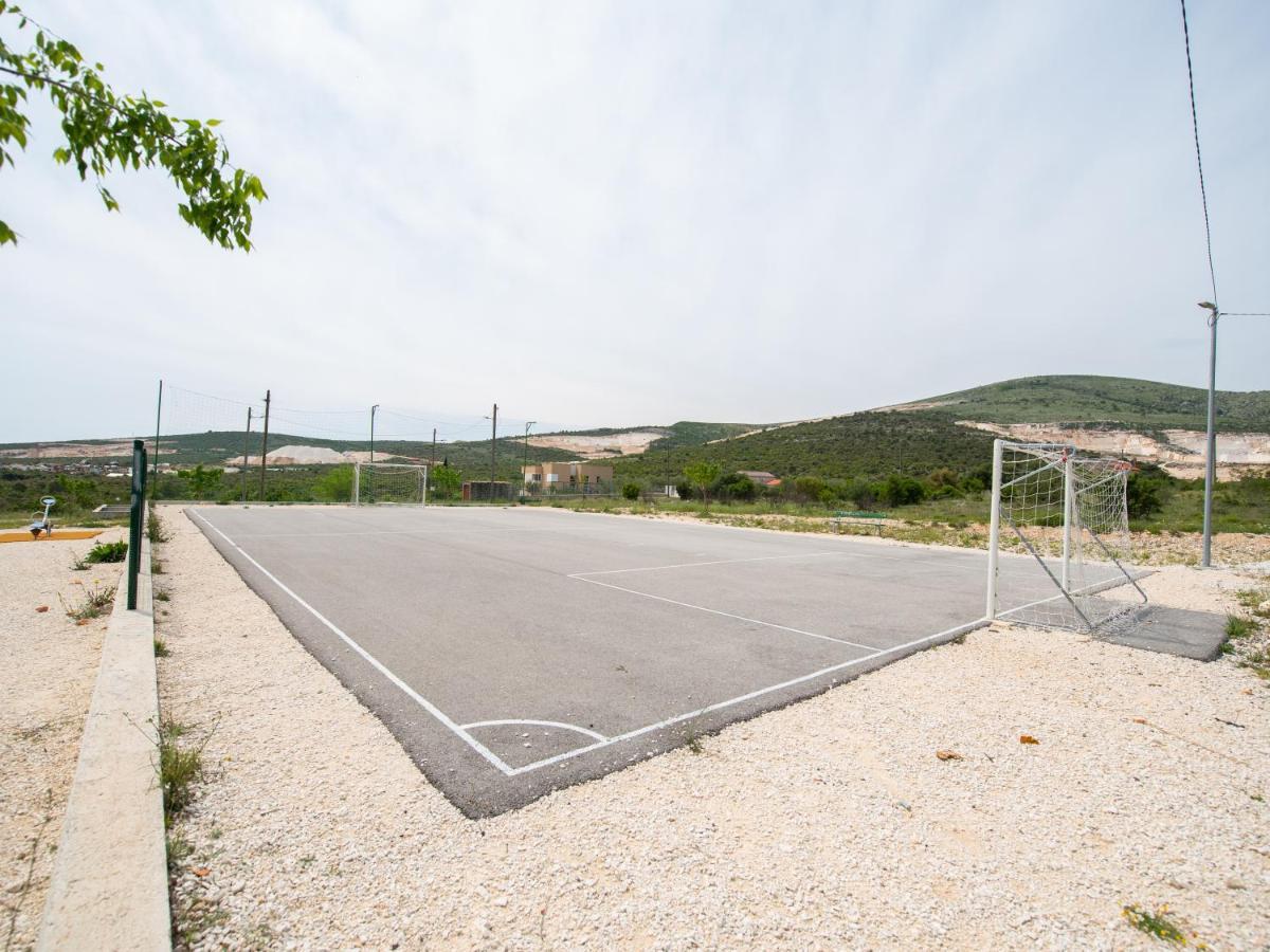 Holiday Home Near Trogir Kaštel Štafilić Eksteriør bilde