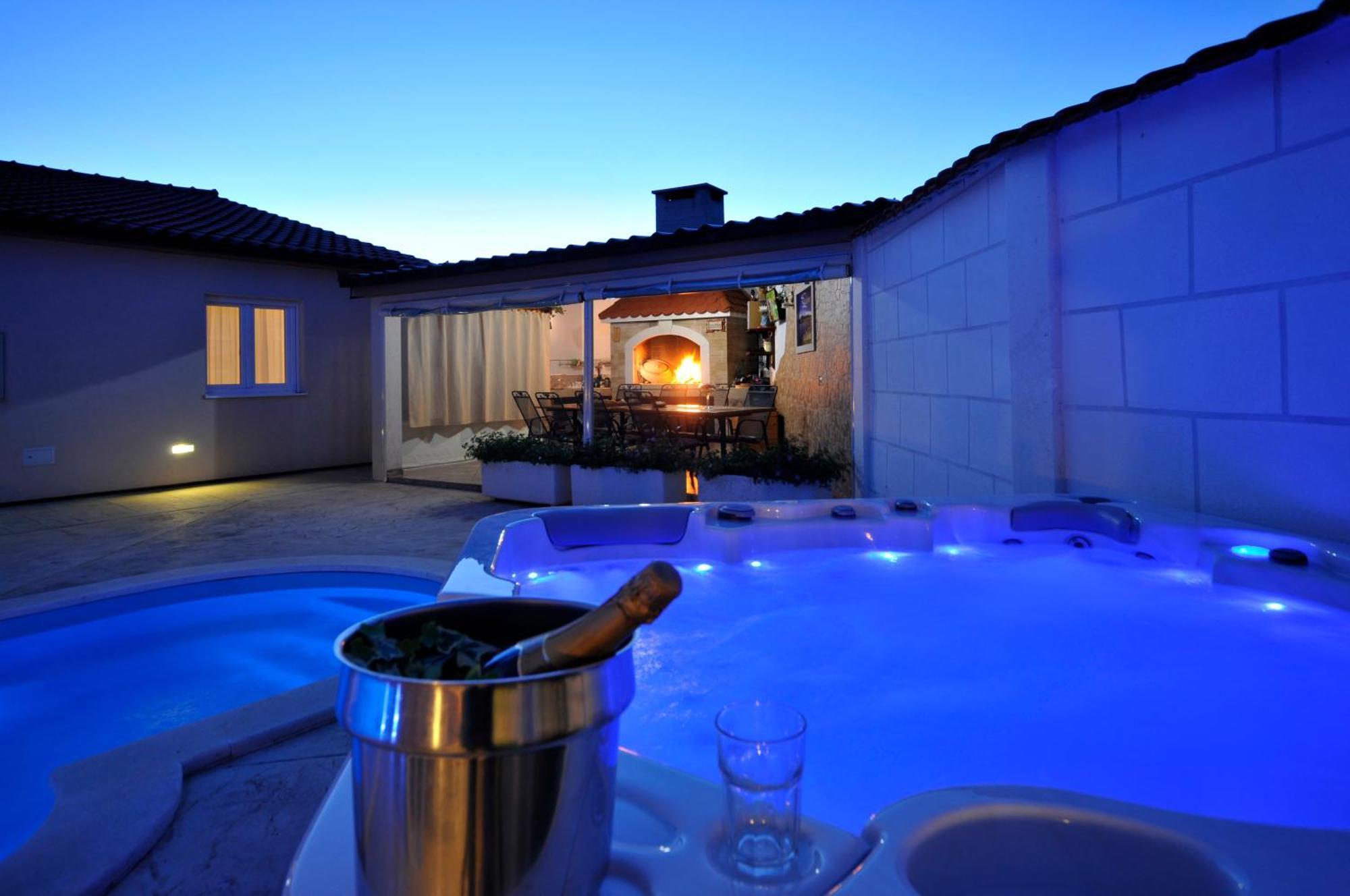 Holiday Home Near Trogir Kaštel Štafilić Eksteriør bilde