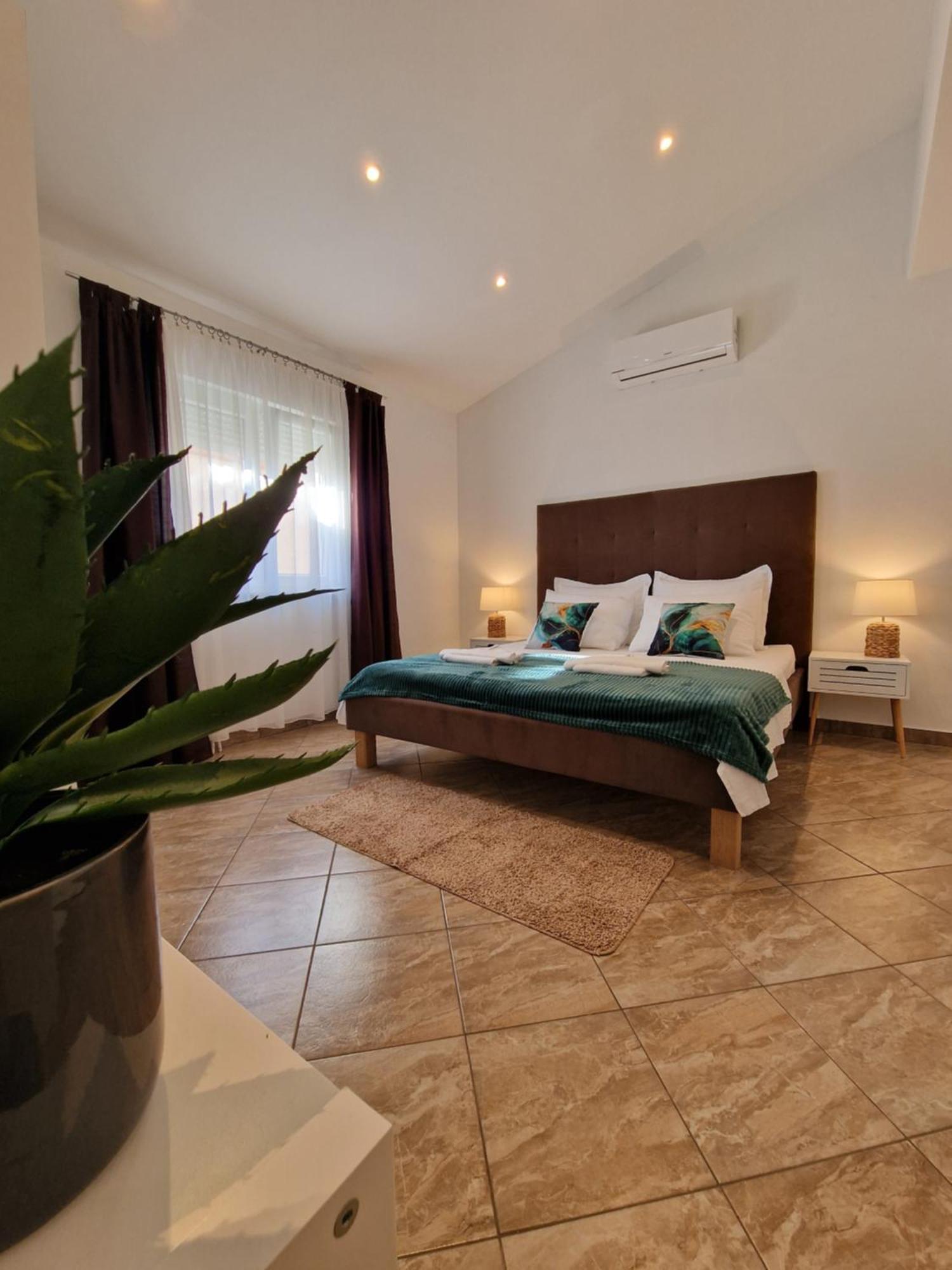 Holiday Home Near Trogir Kaštel Štafilić Eksteriør bilde