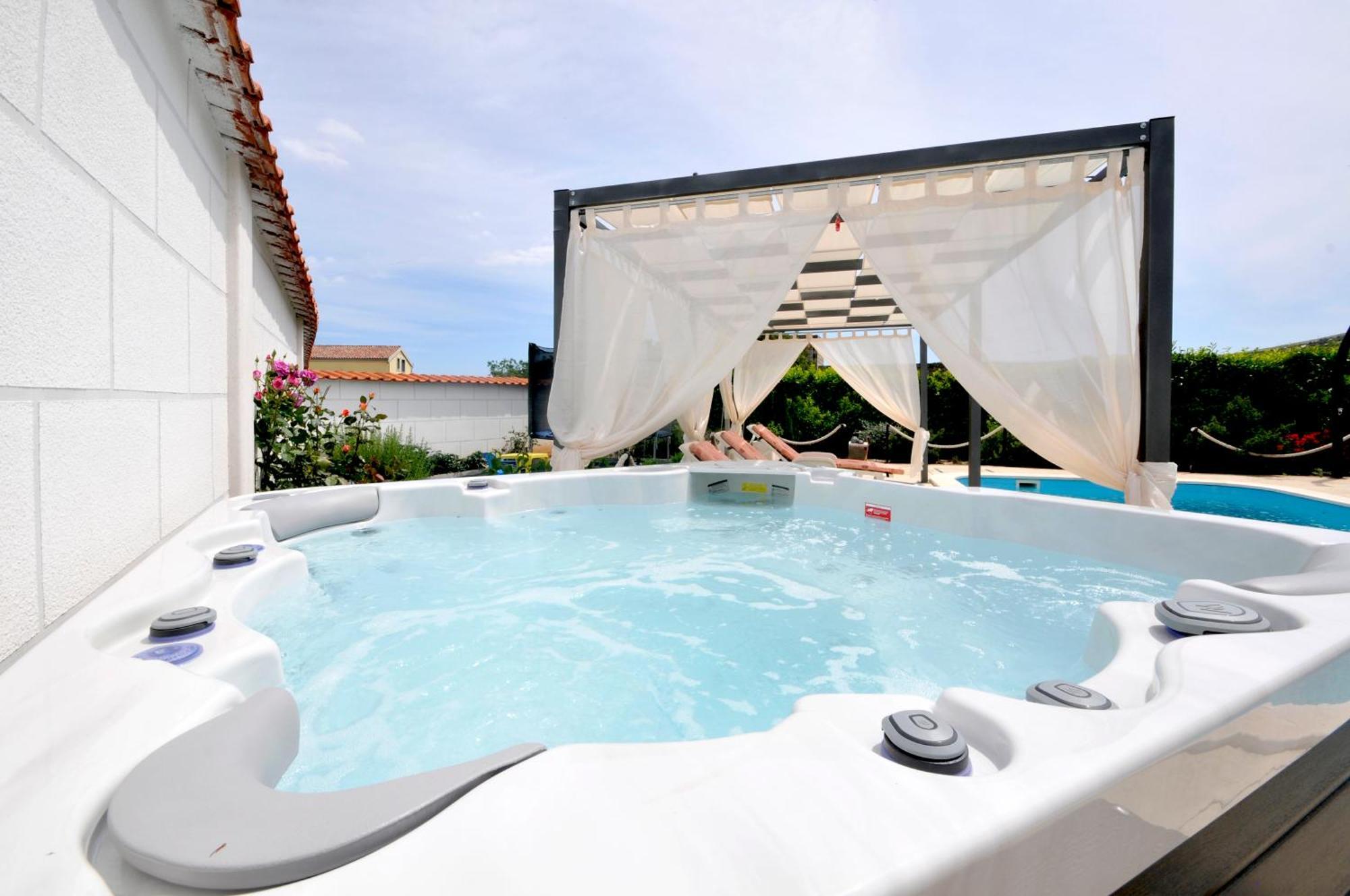 Holiday Home Near Trogir Kaštel Štafilić Eksteriør bilde