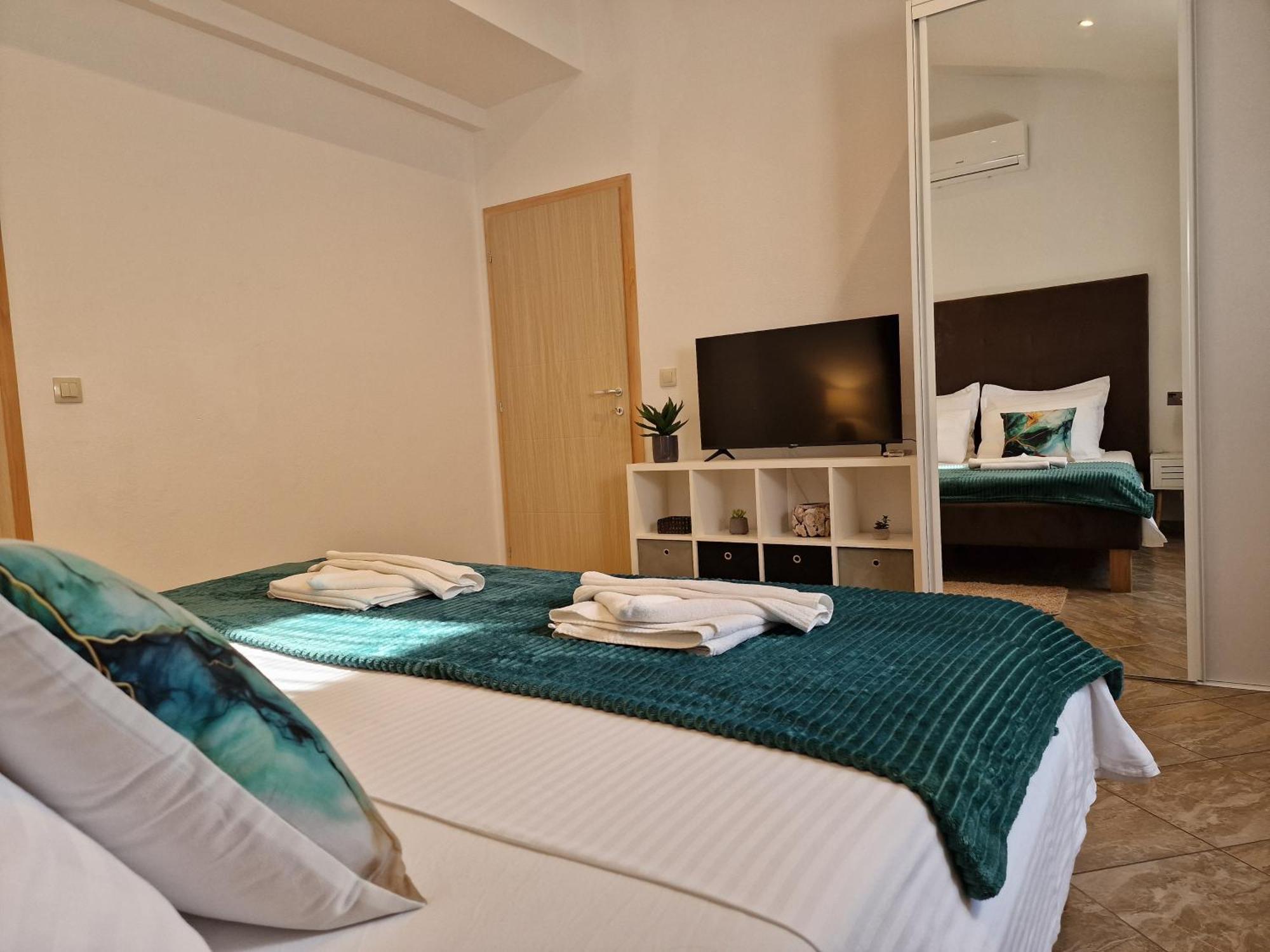 Holiday Home Near Trogir Kaštel Štafilić Eksteriør bilde