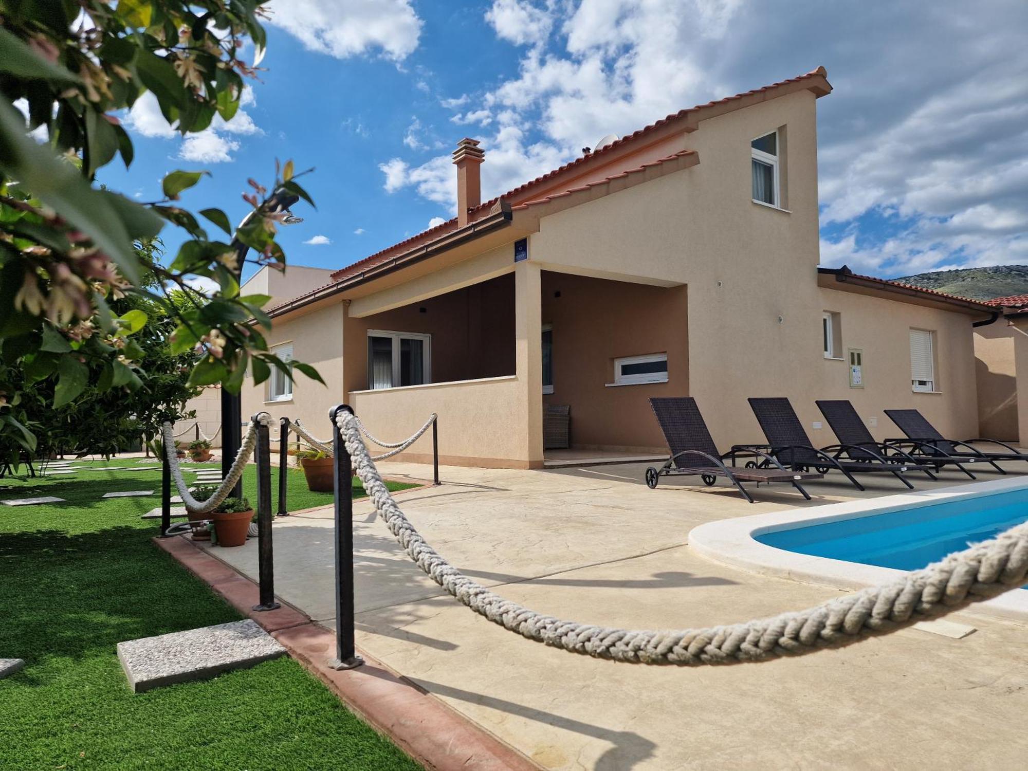Holiday Home Near Trogir Kaštel Štafilić Eksteriør bilde